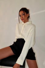 Charger l'image dans la galerie, CHEMISE EN SOIE - "OAT LATTE"