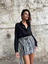 Charger l'image dans la galerie, JUPE PORTEFEUILLE IMPRIMÉE - "WHITE ZEBRA"