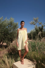 Charger l'image dans la galerie, ROBE COURTE DOS NU JAUNE - "PIOUPIOU"