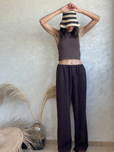 Charger l'image dans la galerie, PANTALON À CEINTURE INVISIBLE MARRON CHOCOLAT - « LAYLOW »