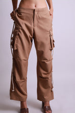 Charger l'image dans la galerie, MAISON BEIGE PANTALON CARGO "BEIGE"