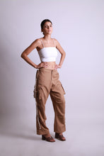 Charger l'image dans la galerie, MAISON BEIGE PANTALON CARGO "BEIGE"