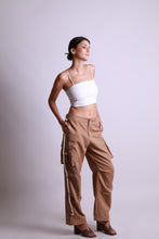 Charger l'image dans la galerie, MAISON BEIGE PANTALON CARGO "BEIGE"