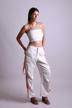 Charger l'image dans la galerie, MAISON BEIGE PANTALON CARGO "BLANC"