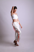 Charger l'image dans la galerie, MAISON BEIGE PANTALON CARGO "BLANC"