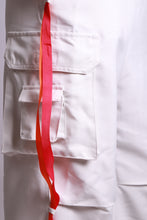 Charger l'image dans la galerie, MAISON BEIGE PANTALON CARGO "BLANC"