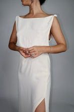 Charger l'image dans la galerie, ROBE EN CREPE DE SOIE BLANCHE- "ATHENA"