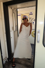 Charger l'image dans la galerie, ROBE DOS NU EN SOIE BLANCHE- "CRUISE"