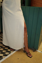 Charger l'image dans la galerie, ROBE EN CREPE DE SOIE BLANCHE- "ATHENA"