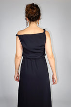 Charger l'image dans la galerie, ROBE EN CREPE DE SOIE NOIRE- "SANTORINA"