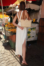 Charger l'image dans la galerie, ROBE EN CREPE DE SOIE BLANCHE- "TIE THE KNOT"