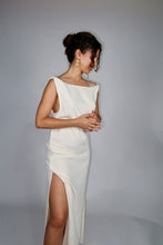 Charger l'image dans la galerie, ROBE EN CREPE DE SOIE BLANCHE- "ATHENA"
