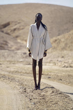 Charger l'image dans la galerie, MAISON BEIGE LINEN KIMONO "KARMA" - MAISON BEIGE