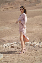 Charger l'image dans la galerie, MAISON BEIGE SILK DRESS "SYBEL" - MAISON BEIGE MAISON BEIGE MAISON BEIGE Mode éthique et éco responsable, mode responsable, blazer oversize, robe en soi, robe dos nu, jupe en soi, chemise en soi, manteau en laine, marque française, made in france, fabriqué en france, marque éco responsable, marque éthique, robe dos nu, robe longue, robe maxi, robe en soie