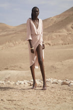 Charger l'image dans la galerie, MAISON BEIGE SILK DRESS "SYBEL" - MAISON BEIGE MAISON BEIGE MAISON BEIGE Mode éthique et éco responsable, mode responsable, blazer oversize, robe en soi, robe dos nu, jupe en soi, chemise en soi, manteau en laine, marque française, made in france, fabriqué en france, marque éco responsable, marque éthique, robe dos nu, robe longue, robe maxi, robe en soie