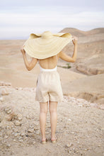 Charger l'image dans la galerie, MAISON BEIGE LINEN SHORTS "FAUDA" - MAISON BEIGE MAISON BEIGE LINEN SHORTS "FAUDA" - MAISON BEIGE MAISON BEIGE Mode éthique et éco responsable, mode responsable, blazer oversize, robe en soi, robe dos nu, jupe en soi, chemise en soi, manteau en laine, marque française, made in france, fabriqué en france, marque éco responsable, marque éthique, short en lin