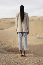 Charger l'image dans la galerie, MAISON BEIGE OVERSIZED DAD BLAZER "AZALEE" - MAISON BEIGE MAISON BEIGE Mode éthique et éco responsable, mode responsable, blazer oversize, robe en soi, robe dos nu, jupe en soi, chemise en soi, manteau en laine, marque française, made in france, fabriqué en france, marque éco responsable, marque éthique, blazer 100% laine