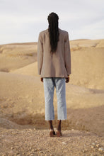 Charger l'image dans la galerie, MAISON BEIGE OVERSIZED DAD BLAZER "COCCO" - MAISON BEIGE MAISON BEIGE Mode éthique et éco responsable, mode responsable, blazer oversize, robe en soi, robe dos nu, jupe en soi, chemise en soi, manteau en laine, marque française, made in france, fabriqué en france, marque éco responsable, marque éthique, blazer 100% laine