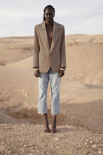 Charger l'image dans la galerie, MAISON BEIGE OVERSIZED DAD BLAZER "COCCO" - MAISON BEIGE MAISON BEIGE Mode éthique et éco responsable, mode responsable, blazer oversize, robe en soi, robe dos nu, jupe en soi, chemise en soi, manteau en laine, marque française, made in france, fabriqué en france, marque éco responsable, marque éthique, blazer 100% laine