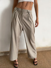 Charger l'image dans la galerie, MAISON BEIGE Mode éthique et éco responsable, mode responsable, blazer oversize, robe en soi, robe dos nu, jupe en soi, chemise en soi, manteau en laine, marque française, made in france, fabriqué en france, marque éco responsable, marque éthique, pantalon ajustable greige