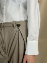 Charger l'image dans la galerie, MAISON BEIGE Mode éthique et éco responsable, mode responsable, blazer oversize, robe en soi, robe dos nu, jupe en soi, chemise en soi, manteau en laine, marque française, made in france, fabriqué en france, marque éco responsable, marque éthique, pantalon ajustable beige