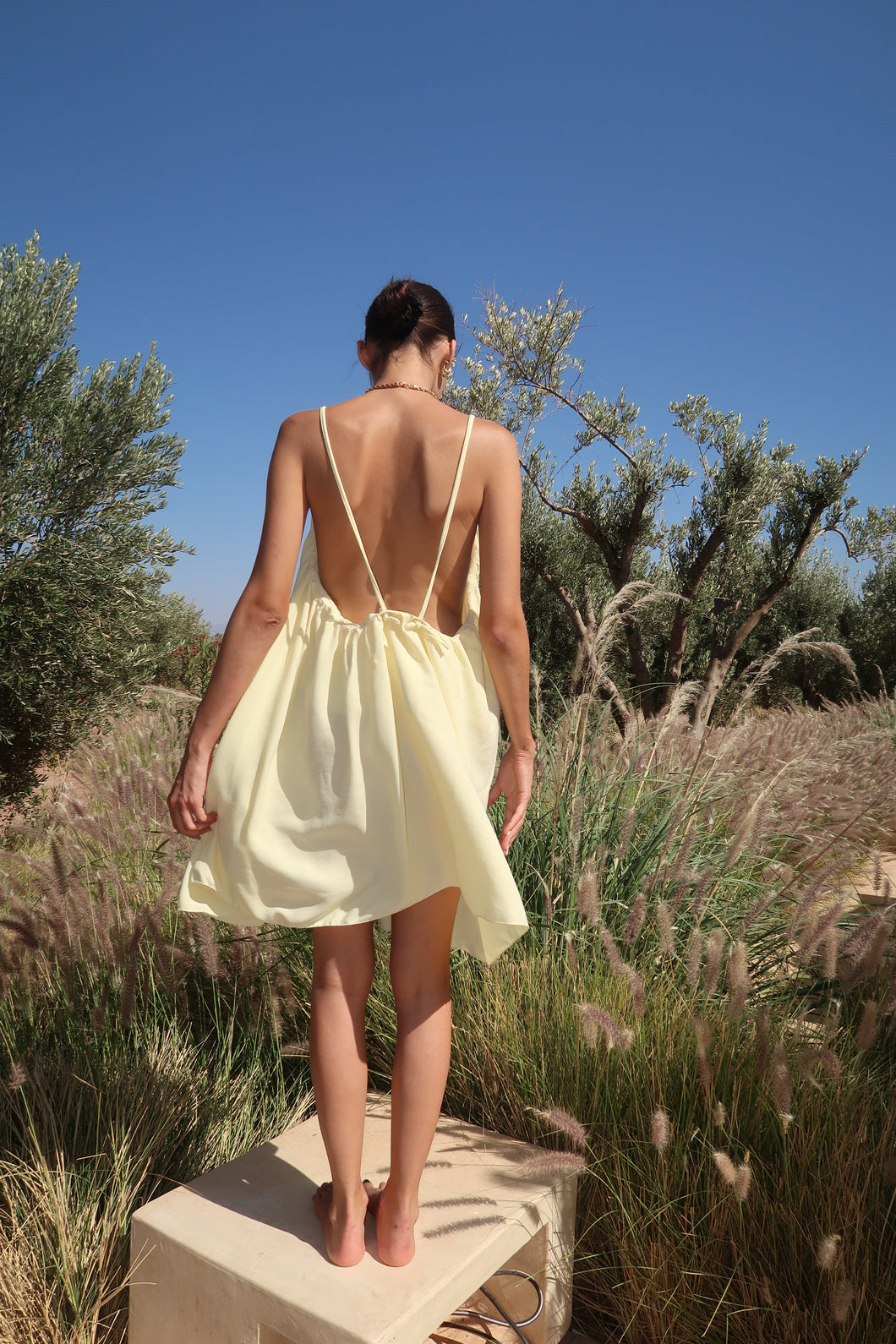 ROBE COURTE DOS NU JAUNE - 