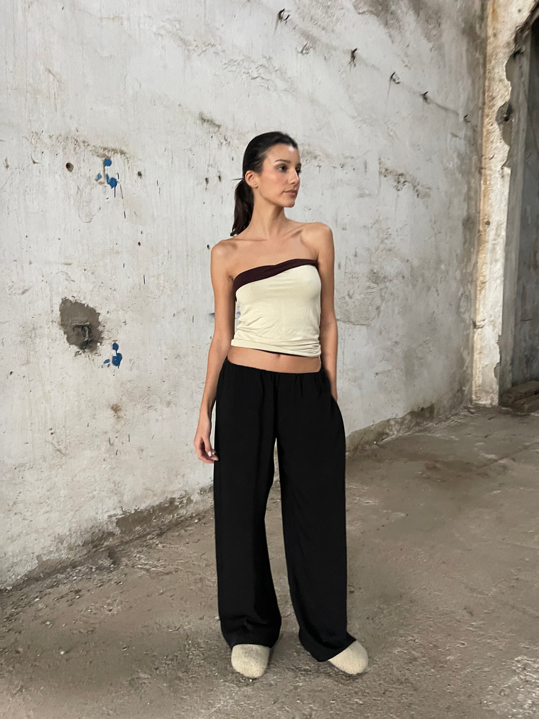 PANTALON À CEINTURE INVISIBLE NOIR - « LAYLOW »