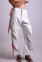 Charger l&#39;image dans la galerie, MAISON BEIGE PANTALON CARGO &quot;BLANC&quot;
