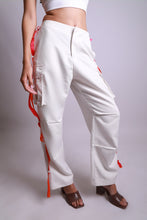 Charger l&#39;image dans la galerie, MAISON BEIGE PANTALON CARGO &quot;BLANC&quot;
