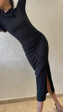 Charger l&#39;image dans la galerie, ROBE EN MAILLE NOIRE - &quot;HOURGLASS&quot;
